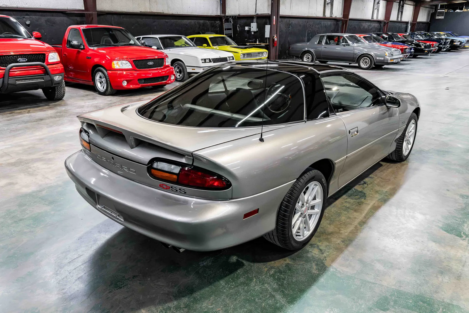 2002-Chevrolet-Camaro-Pewter Metallic-2G1FP22G922158374-37.jpg